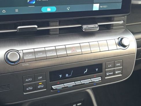 Used 2025 Hyundai Kona SEL image 29