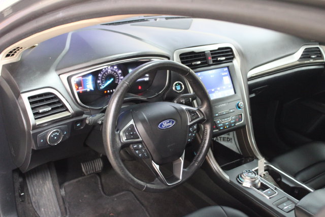 Used 2020 Ford Fusion SEL FWD image 14