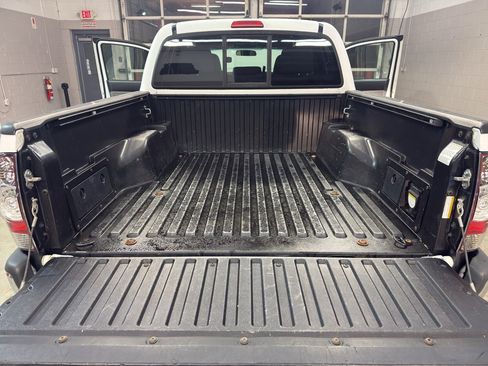 Used 2015 Toyota Tacoma 4x4 Double Cab image 28