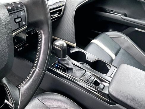 Used 2025 Toyota Camry SE FWD image 16