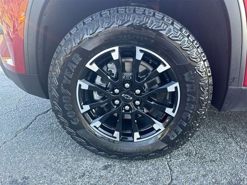 Used 2024 Chevrolet Traverse Z71 w/ LPO, Floor Liner Package image 12