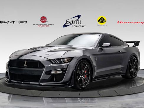 Used 2021 Ford Mustang Shelby GT500 w/ Carbon Fiber Track Pack RWD image 1