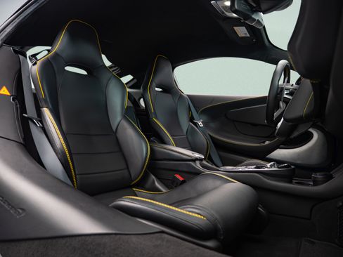 Used 2023 McLaren GT RWD image 10