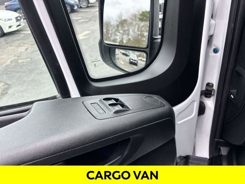 Used 2025 RAM ProMaster 2500 w/ U-Haul Equipment Group FWD image 8