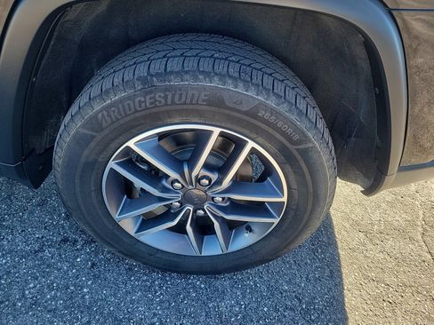 Used 2022 Jeep Grand Cherokee Limited w/ Tech Group image 9