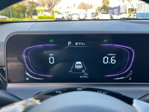 Used 2025 Kia Seltos S image 41