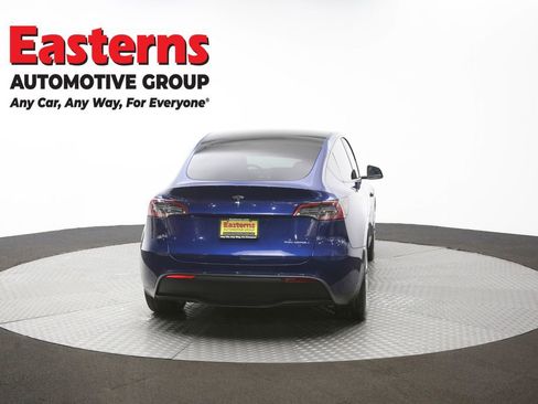 Used 2022 Tesla Model Y Long Range image 32