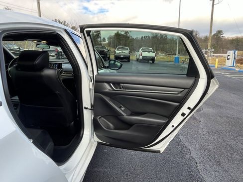 Used 2022 Honda Accord Sport image 18