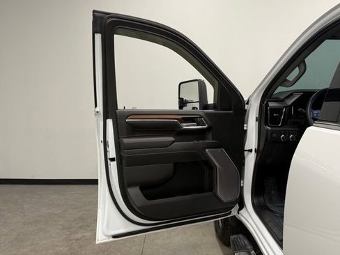 Used 2024 GMC Sierra 3500 Denali w/ Denali Reserve Package image 14