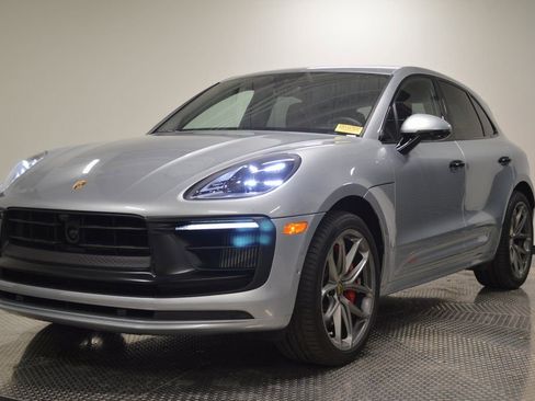 Certified 2023 Porsche Macan GTS image 1
