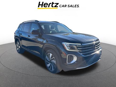 Used 2025 Volkswagen Atlas SE image 1