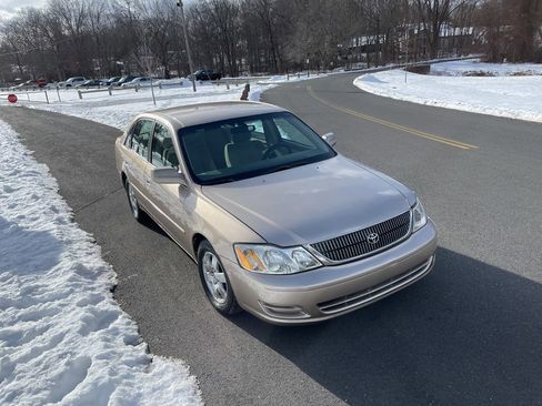 Used 2002 Toyota Avalon XL image 3
