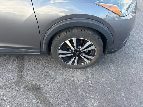Used 2019 Nissan Kicks SV FWD image 13
