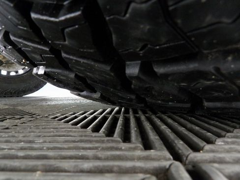 Used 2025 GMC Sierra 2500 AT4X image 41