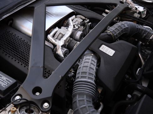 Used 2023 Aston Martin DB11 Coupe image 20