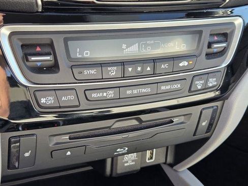 Used 2019 Honda Pilot Touring image 30