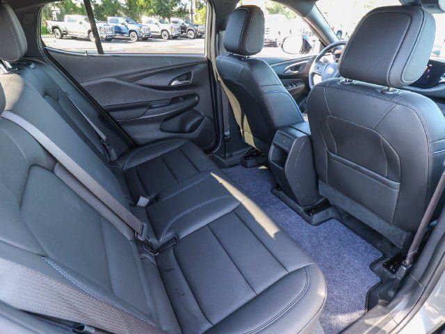 Used 2025 Buick Envista Sport Touring w/ Convenience I Package FWD image 23