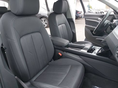 Used 2024 Audi Q8 e-tron Premium Plus w/ Premium Plus Package AWD/4WD image 10