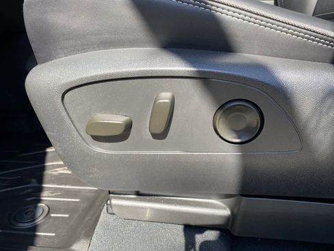 Used 2025 GMC Sierra EV Denali AWD/4WD image 14