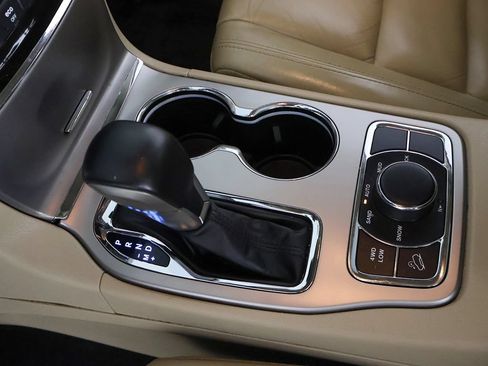 Used 2019 Jeep Grand Cherokee Limited AWD/4WD image 50
