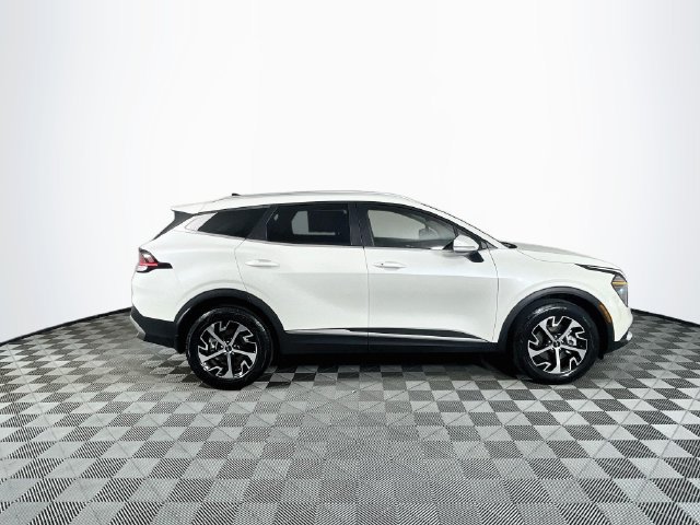 Used 2024 Kia Sportage EX AWD/4WD image 9