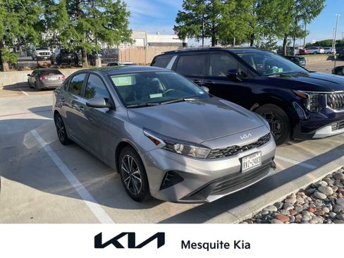 Used 2022 Kia Forte LXS FWD image 1