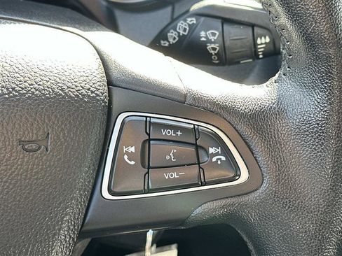 Used 2017 Ford Focus SE w/ SE Winter Package image 13