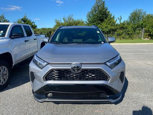 Used 2025 Toyota RAV4 SE w/ Weather & Moonroof Package AWD/4WD image 3