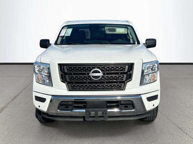 Used 2024 Nissan Titan SV w/ SV Convenience Package RWD image 2