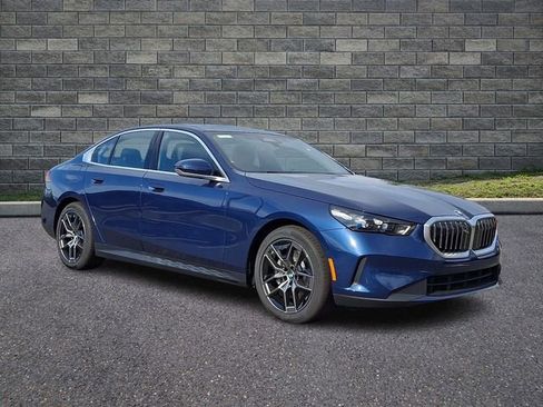 New 2026 BMW 530i xDrive AWD/4WD image 1