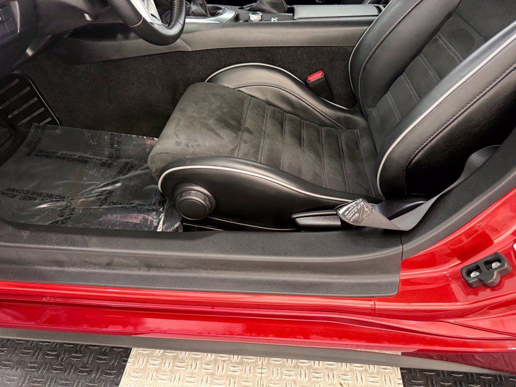 Used 2022 MAZDA MX-5 Miata Club RWD image 13