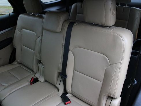 Used 2016 Ford Explorer XLT w/ Equipment Group 202A image 31