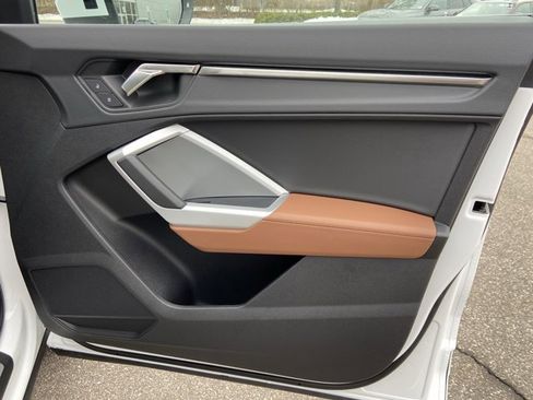 Certified 2025 Audi Q3 2.0T Premium w/ Convenience Package image 26