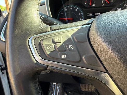 Used 2018 Chevrolet Equinox LT image 26