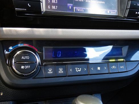 Used 2016 Toyota Corolla LE FWD image 35