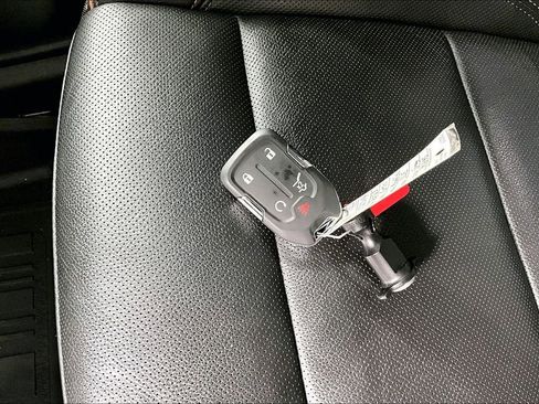 Used 2023 GMC Acadia AT4 w/ Technology Package image 10