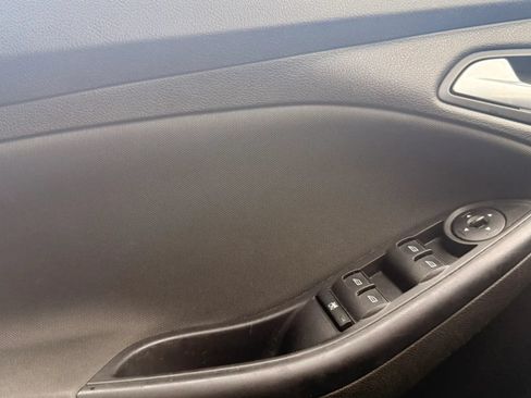 Used 2016 Ford Focus SE FWD image 26