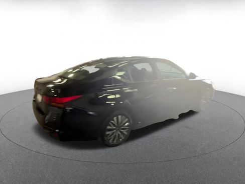 Used 2025 Nissan Altima 2.5 SV FWD image 14