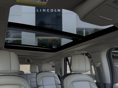 New 2026 Lincoln Navigator Reserve w/ Jet Appearance Package AWD/4WD image 22