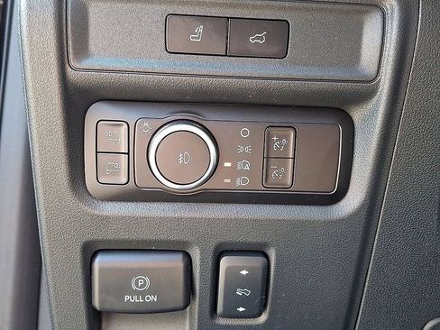 Used 2024 Ford Expedition Platinum AWD/4WD image 29