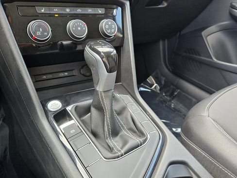 Certified 2023 Volkswagen Taos SE w/ Panoramic Sunroof Package FWD image 20
