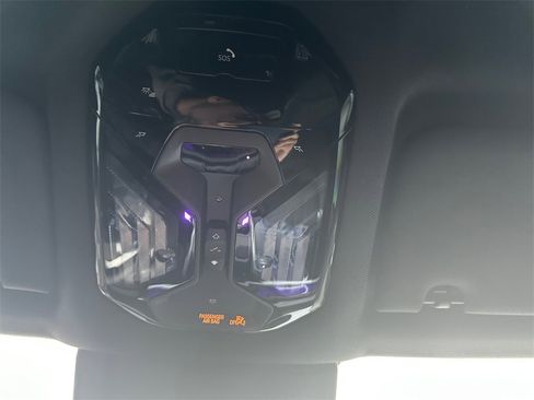 Used 2023 BMW 760i xDrive w/ Executive Package image 26