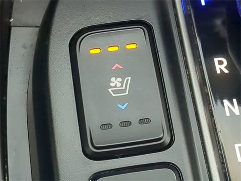 Used 2017 Hyundai Santa Fe Sport image 23