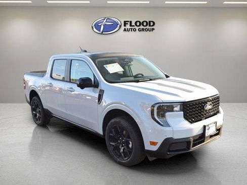 New 2025 Ford Maverick Lariat w/ Black Appearance Package image 1