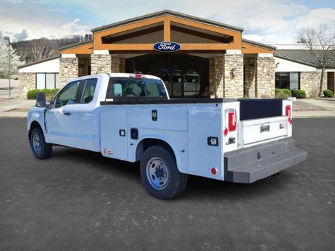 New 2023 Ford F250 XL w/ XL Chrome Package image 19