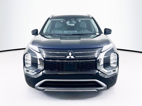 Used 2025 Mitsubishi Outlander SEL FWD image 2