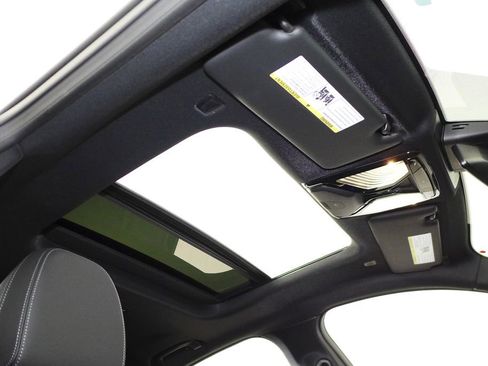 Used 2025 BMW i4 eDrive40 image 18