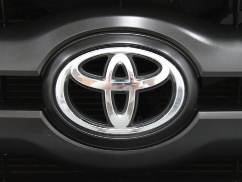Used 2010 Toyota Tacoma 2WD Access Cab image 23