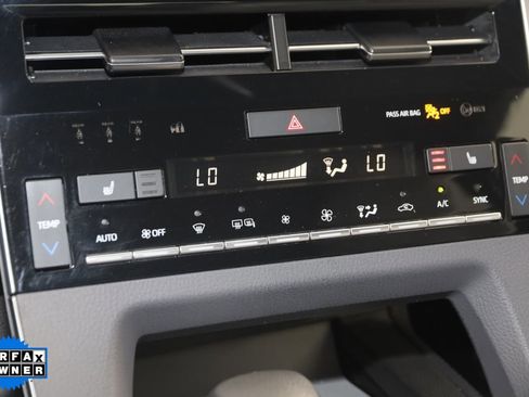 Used 2019 Toyota Avalon XLE image 26