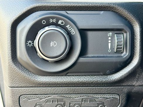 Used 2024 Jeep Wrangler Unlimited Sport AWD/4WD image 33